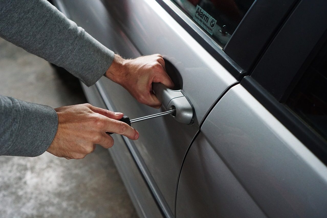 cropped-car-theft.jpg